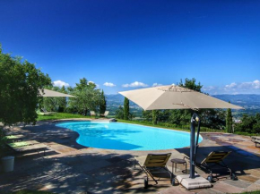 Отель Cozy Farmhouse with Swimming Pool in Tuscany  Лоро Чьюффенна